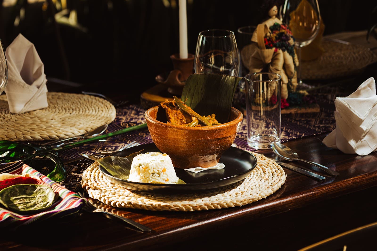 Plato de inspiración petenera servido para un evento de Hoteles de Petén