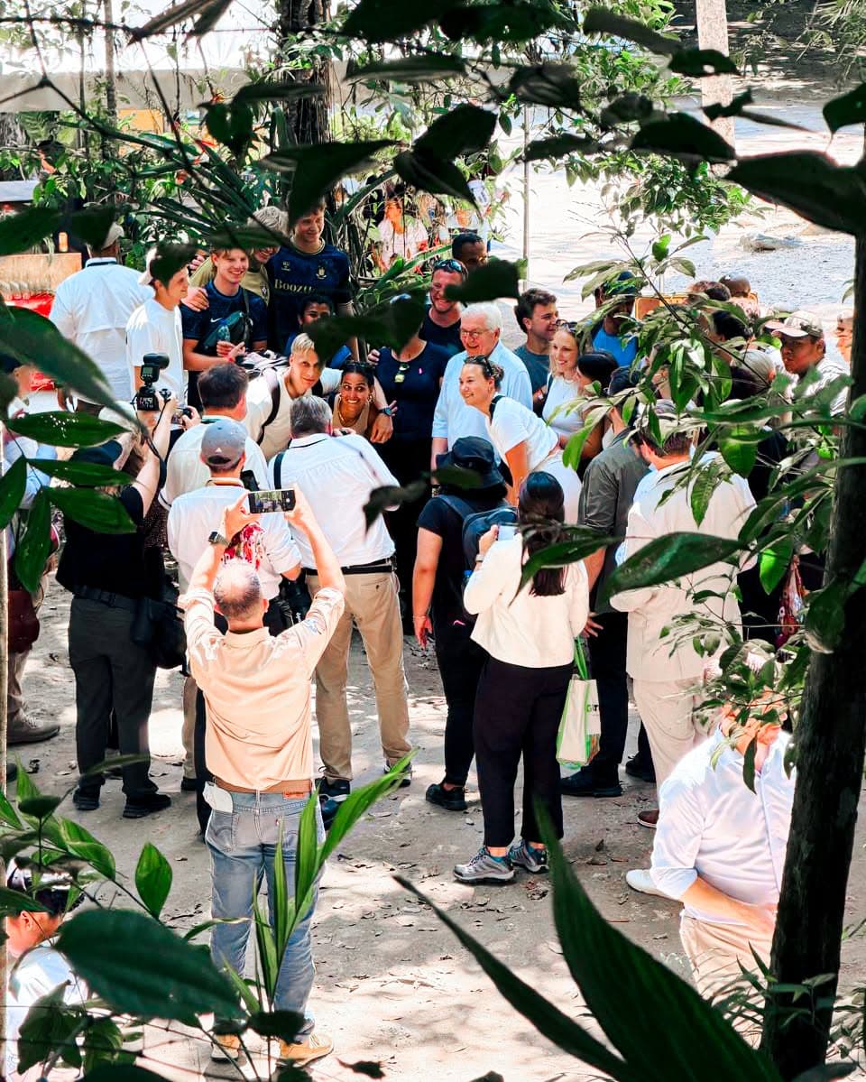 Recepción de la comitiva del Presidente de Alemania atendida en Tikal